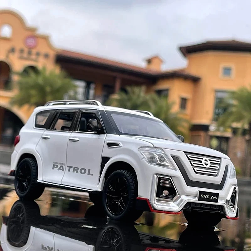 1/24 Scale Diecast Nissan Patrol Model Car